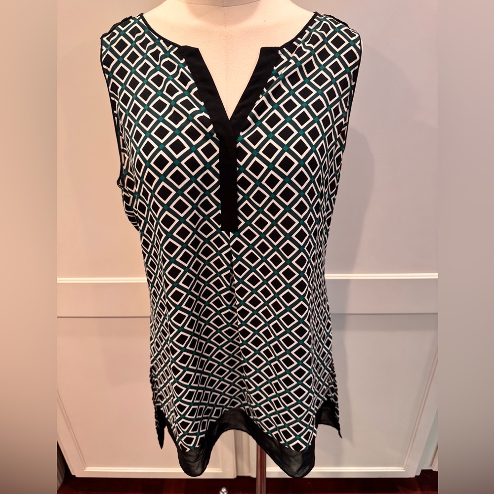 White House, Black Market Geometric Black and White Sleeveless Top